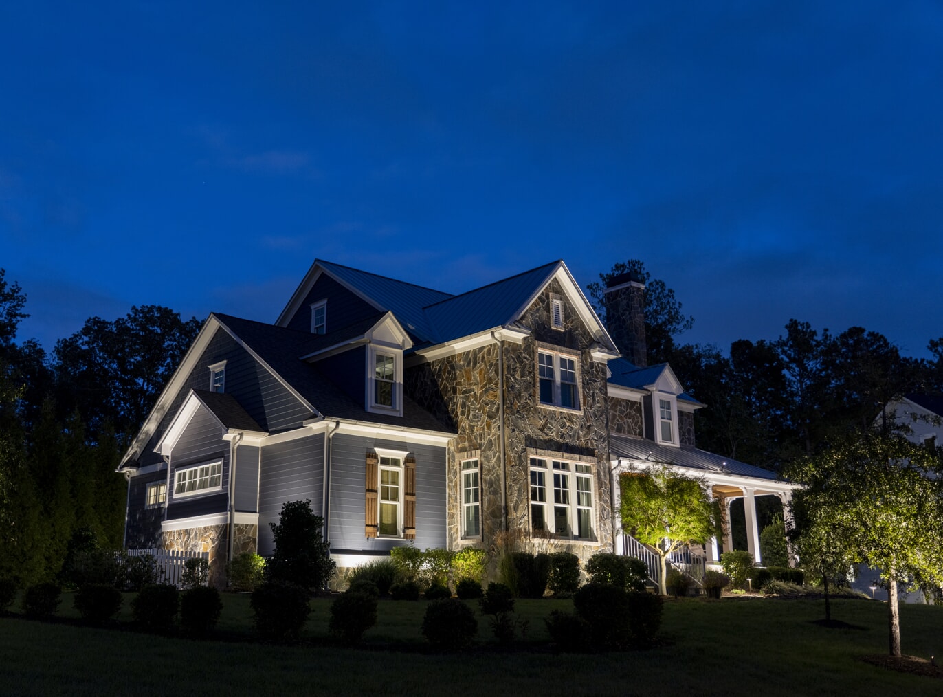 professional outdoor lighting